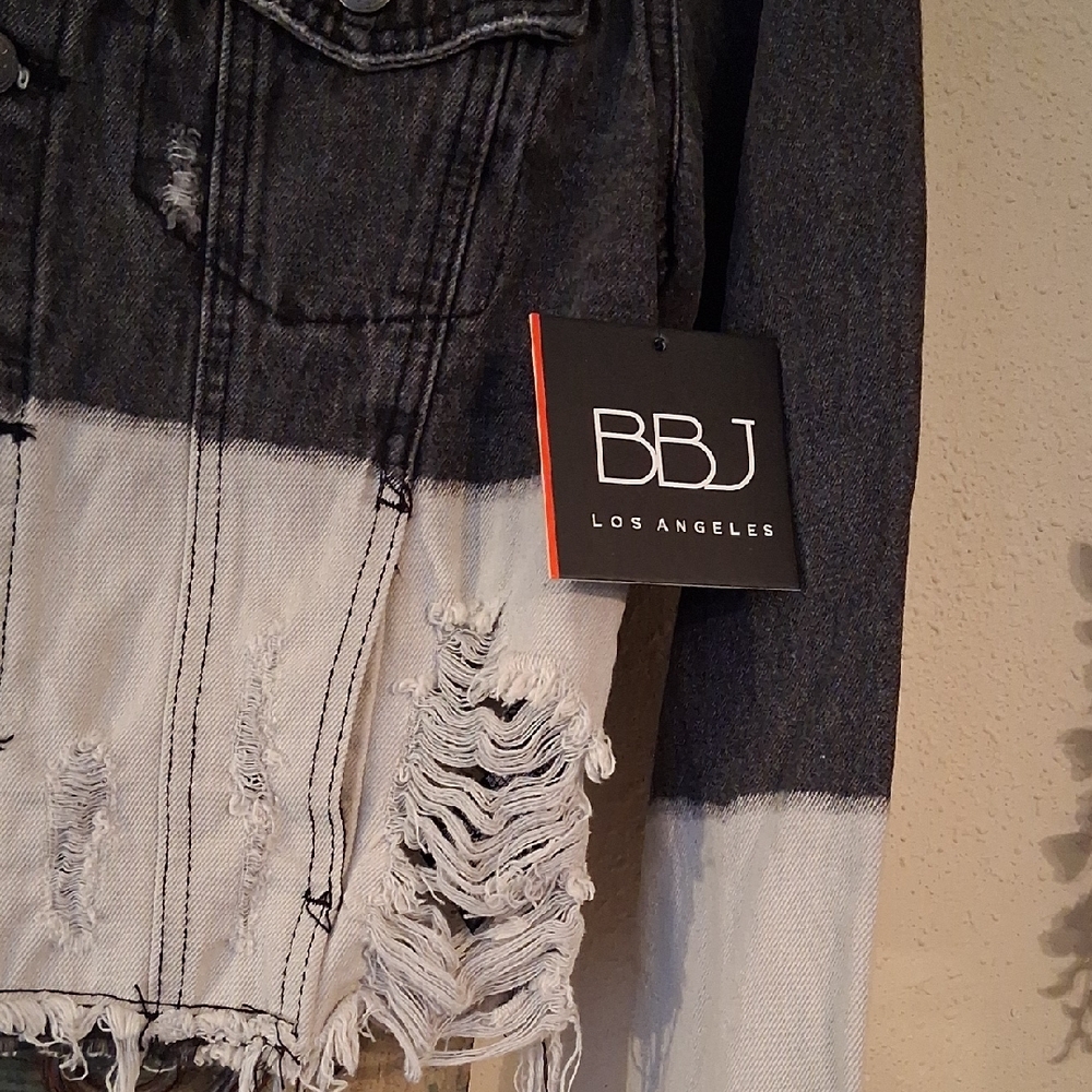 BBJ Los Angeles Women's Two-Tone Jean Jacket. NWT Size Medium - Picture 8 of 14